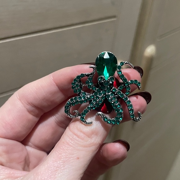Green Octopus Brooch - Picture 4 of 4